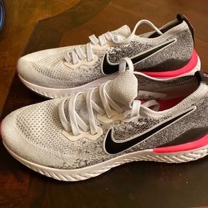 Nike fly net epic running shoe